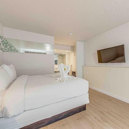 Travel Lodge By Wyndham 10 Min From Disney Кисими Екстериор снимка