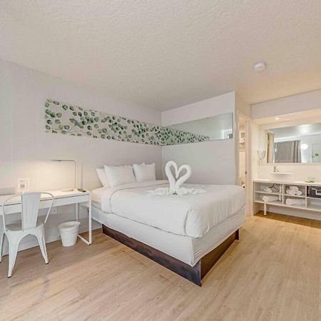 Travel Lodge By Wyndham 10 Min From Disney Кисими Екстериор снимка
