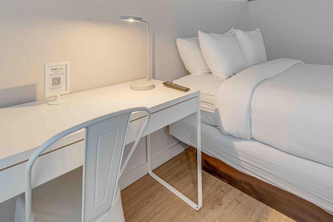 Travel Lodge By Wyndham 10 Min From Disney Кисими Екстериор снимка