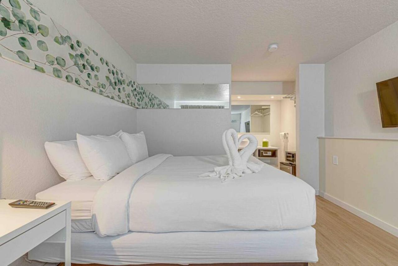 Travel Lodge By Wyndham 10 Min From Disney Кисими Екстериор снимка